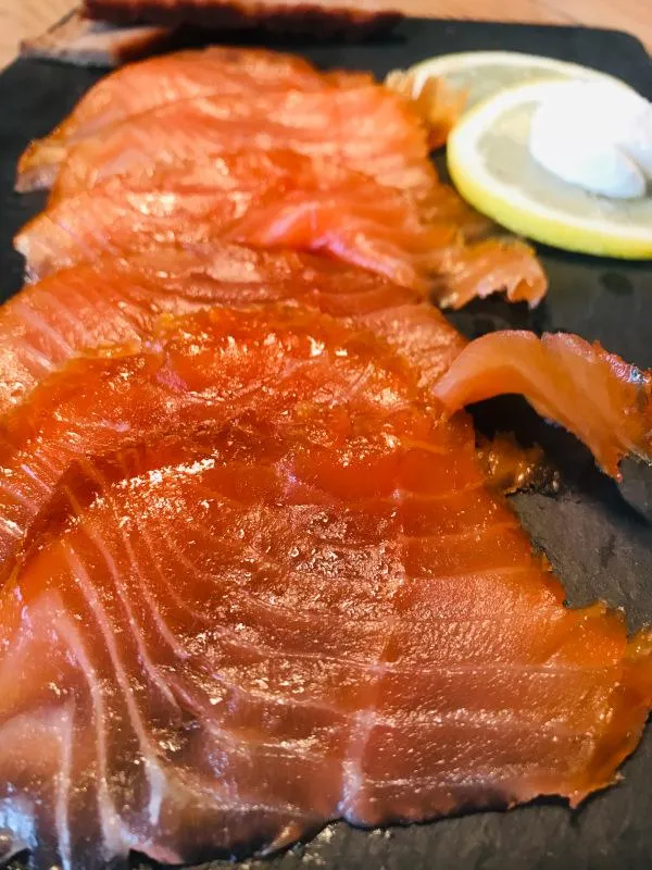 Räucherlachs, kaltgeräuchert, ungeschnitten